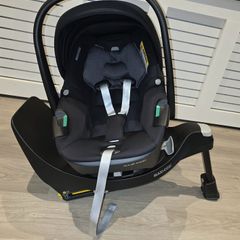 Maxi cosi Pebble 360 with Isofix Spotless