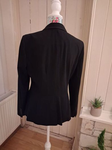 Fitted Black Blazer