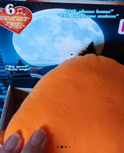 TOMY Toomies My Best Friend E.T - Says Phrases & Plays Music From The Film.
