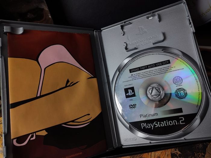 Grand Theft Auto ! Vice City ! PS2 ! Platinum ! With Poster ! 2003 ! by Rockstar !