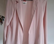 pink blazer
