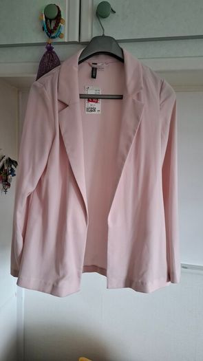 pink blazer