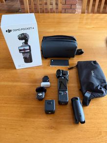DJI Osmo Pocket 4 Creator Combo