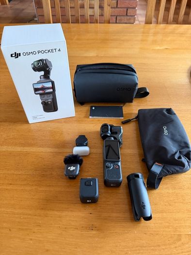 DJI Osmo Pocket 4 Creator Combo