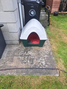 Free Dog/cat outdoor house