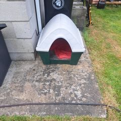 Free Dog/cat outdoor house