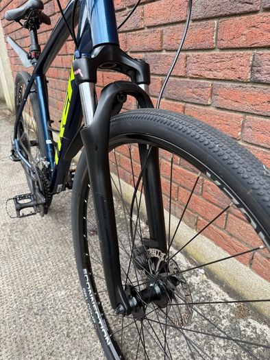 Trek Dual Sport 2 Gravel Mountain Hybrid Bike