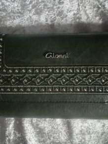 BNWT large Gionni clover purse green leather RFID safe Postage included