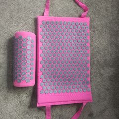 Acupressure mat and pillow