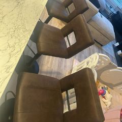 table and chairs