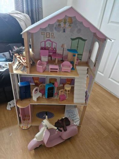dolls house