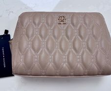 Tommy Hilfiger make up bag