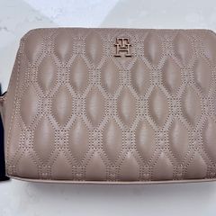 Tommy Hilfiger make up bag