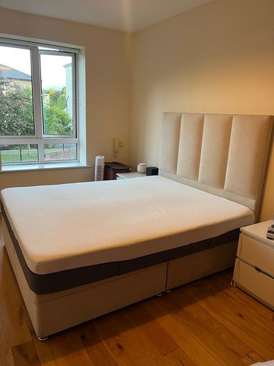 king size bed with ottoman