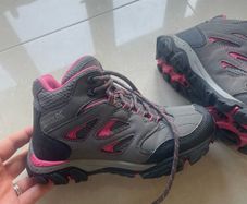 girls hiking boots