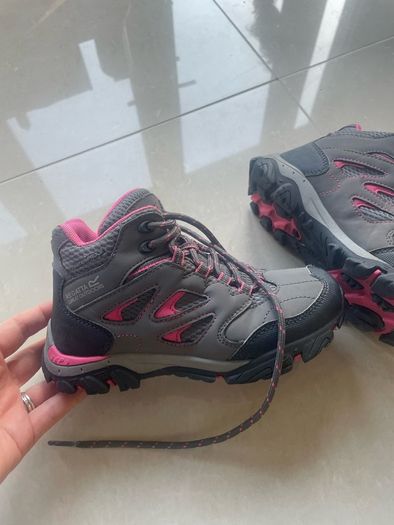 girls hiking boots