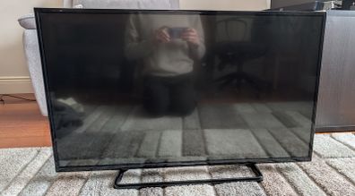 Panasonic 42" 100Hz Freeview HD LED TV - (TX-42A400b)