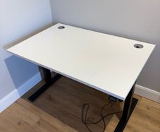Electric rise office deak