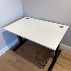 Electric rise office deak