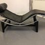 Mid Century Classic Le Corbusier Chaise Image 2