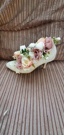 Bridal shoe ornament