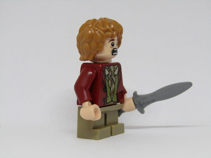 LEGO Bilbo Baggins Dark Red Coat The Hobbit Minifigure Brand New From Set Never Displayed