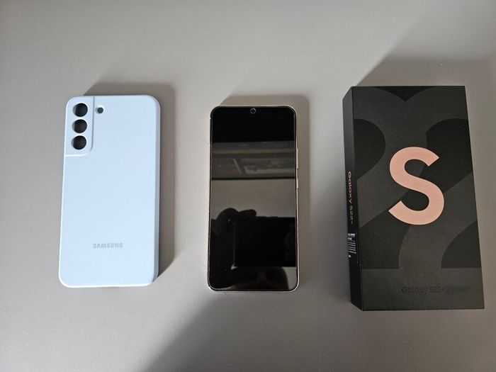 Samsung S22+ 256gb, 2 sim, Pink Gold, Mint Condition
