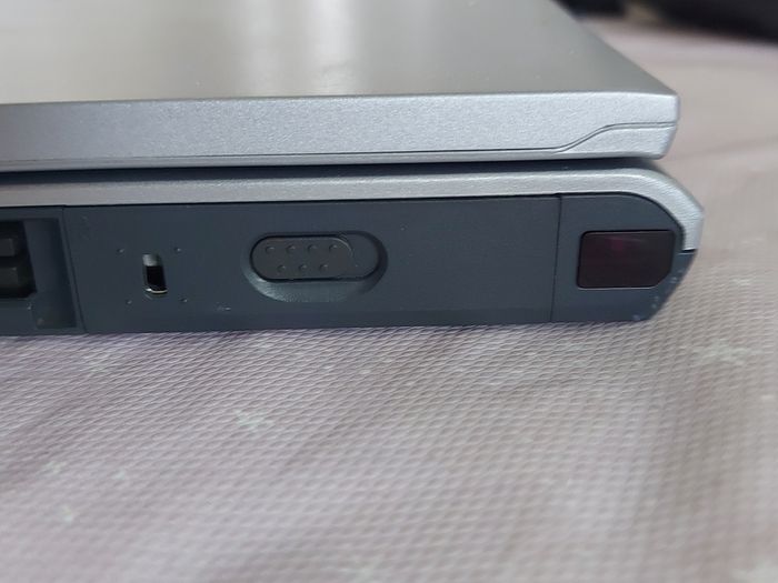 Rare Vintage Fujitsu Siemens Lifebook, E Series, FPC07048B Part number CP127259, Running Windows 2000 Professional, uses 3.5 floppy disk, 20GB HDD, amd all the connecting Ports from 30 years ago Era