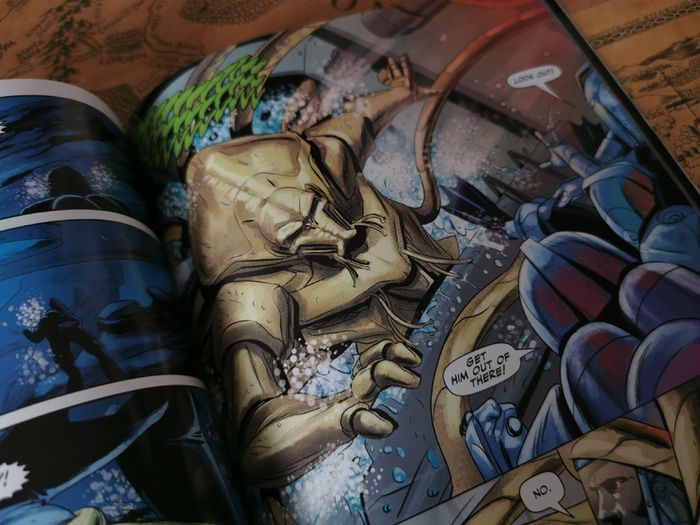 Independence Day: Dark Fathom ! Graphic Novel ! 2016 ! Trade Paperback ! TPB ! by Titan Books !