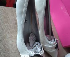 white shoes size 38