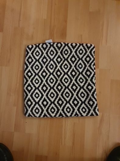 Cushion Covers x 4 .. Size: 16" x 16"  ..  Final Price Drop