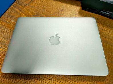 Apple Macbook