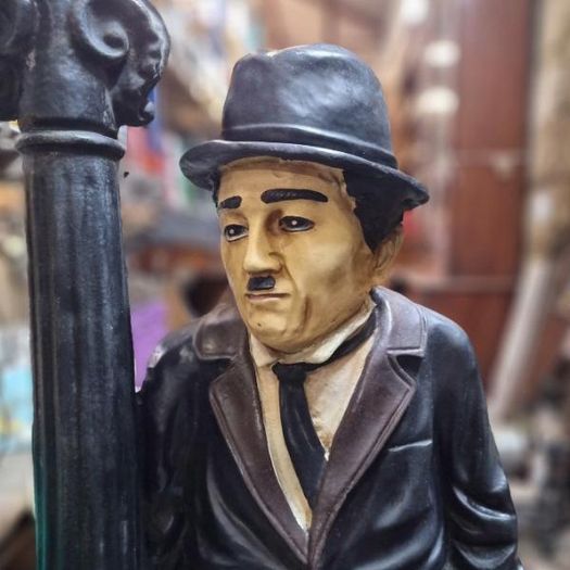 Charlie Chaplin Resin Statue With Lamp KAS1375