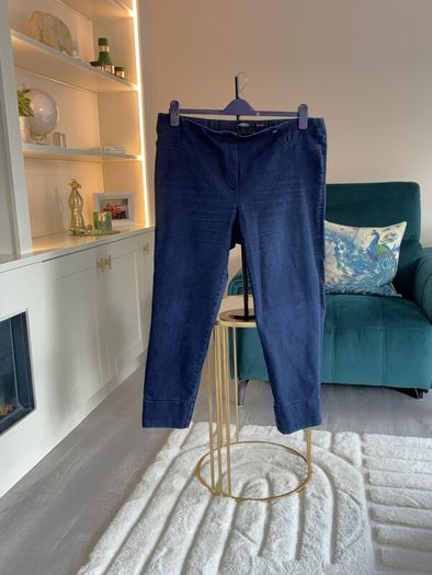 Ladies Navy Cropped Straight Fit Jeans from Robell