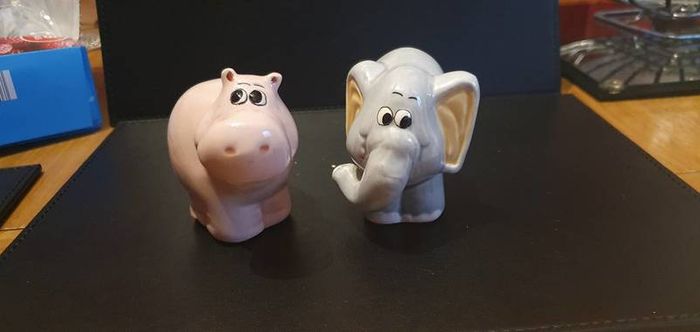 Hippo&Elephant Figurines