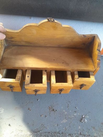 Mexican pine wall rack