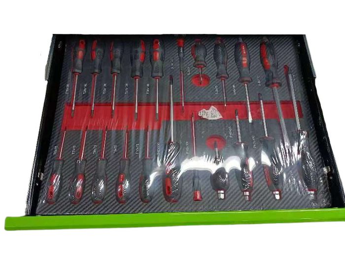 12 Drawer Tool Chest On Strong Castor Wheels & With Tools