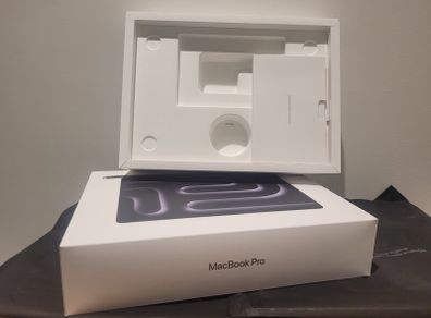 Macbook Pro 14" Empty Box