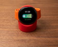 Galaxy Watch8 LTE 44mm with eSIM / 4G support. Only 5 months old, receipt and warranty included.