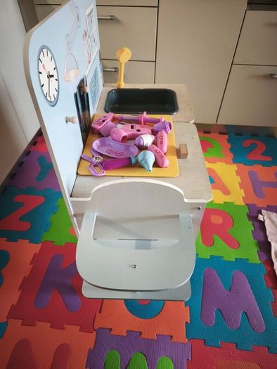 doll and vet clinic