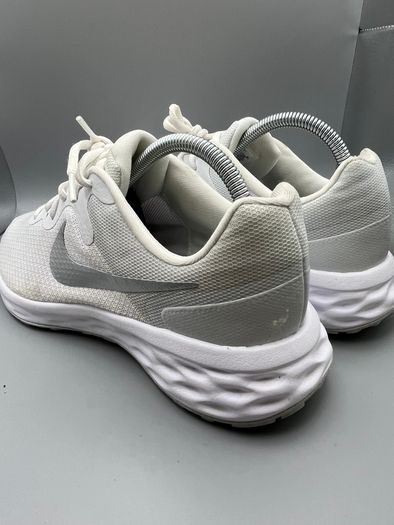 Nike Womens Revolution 6 NN White/Metallic Silver Training Shoes Size 8 EU 42.5