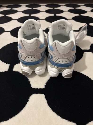 New Balance 9060R womens trainers UK4 Brand new