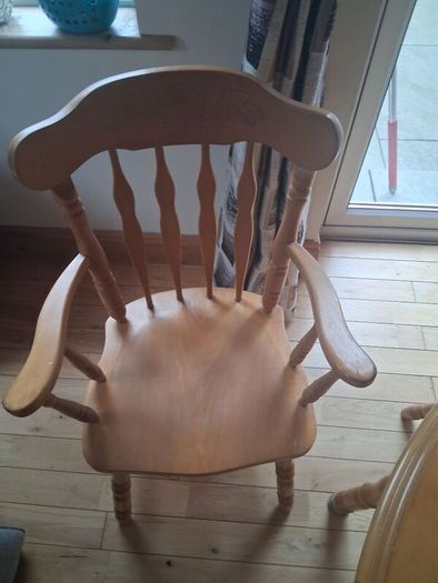 kitchen table and chairs