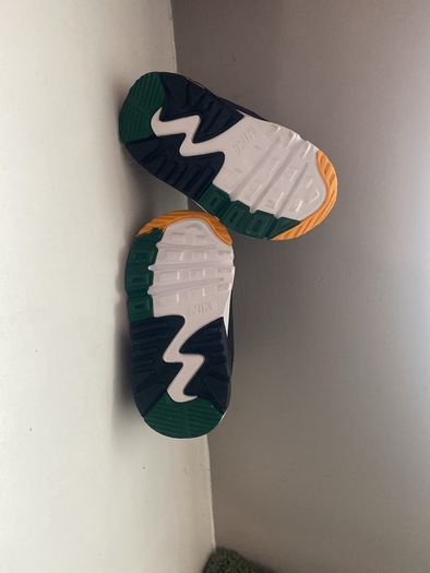 Infant/toddler Nike air max