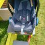 Maxi Cosi Car Seat & Easyfix Base Image 4