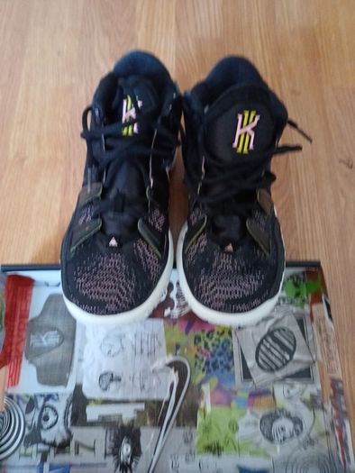 Size 4 kyrie 7 basketball runners
