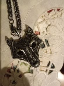 Celtic wolf with ruby eyes chain