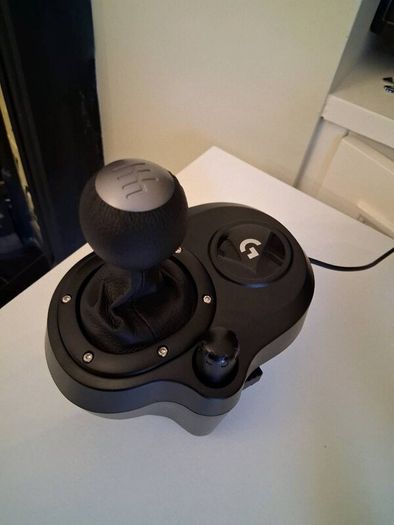 Logitech G923 Racing Wheel bundle