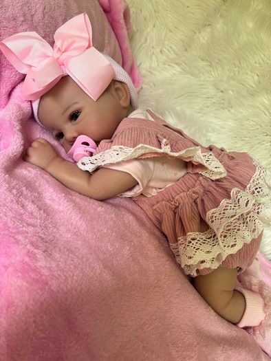 Reborns By Laura.  Stunning Baby Emily Reborn Doll. 4lb In Weight Welcome To View