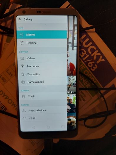 LG G6 mobile phone, 32GB, sim tray missing, excellent cosmetic condition otherwise